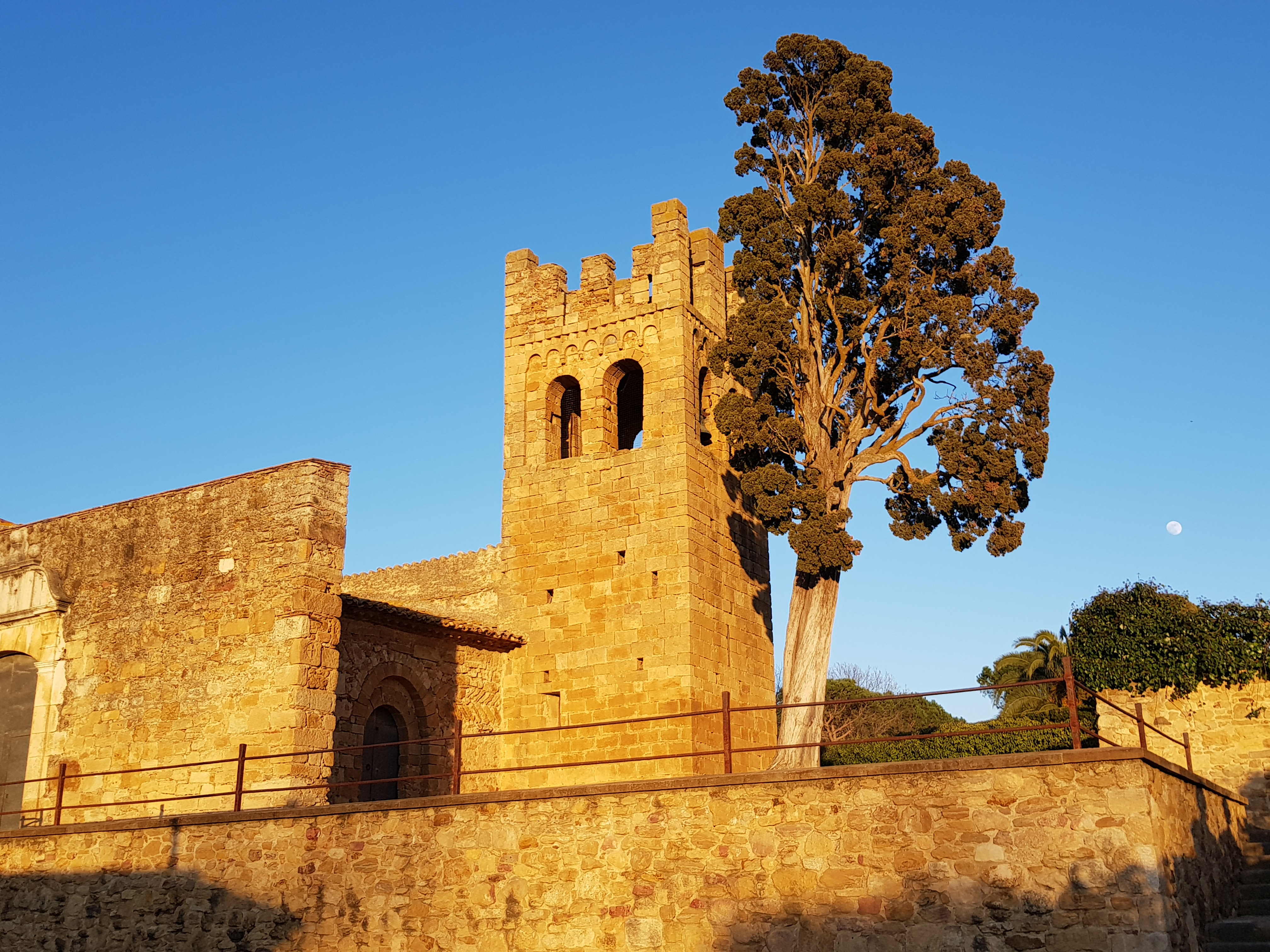 canapost-visit-peratallada